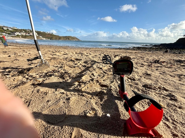 A Complete Beginner's Guide to Metal Detecting in the UK in 2025